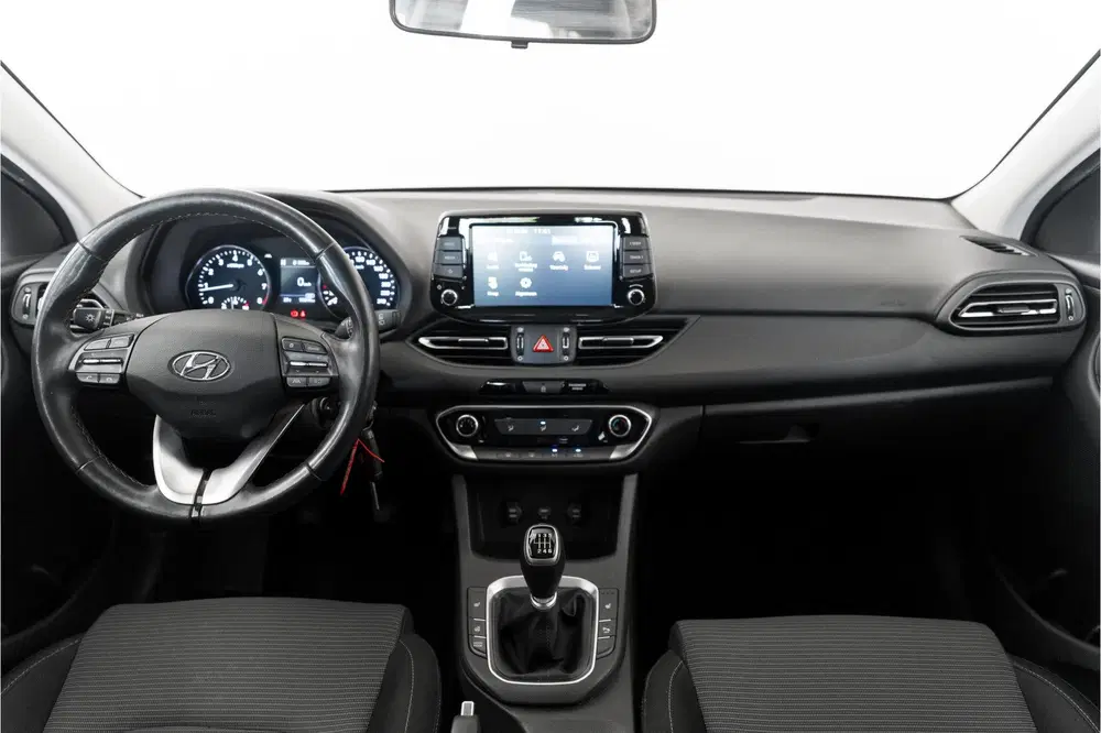 Hyundai i30 1.5 T-GDi MHEV Premium Camera uit 2021, foto 2