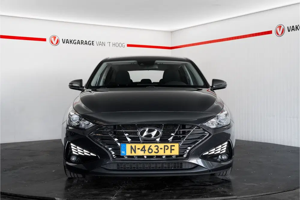 Hyundai i30 1.5 T-GDi MHEV Premium Camera uit 2021, foto 3