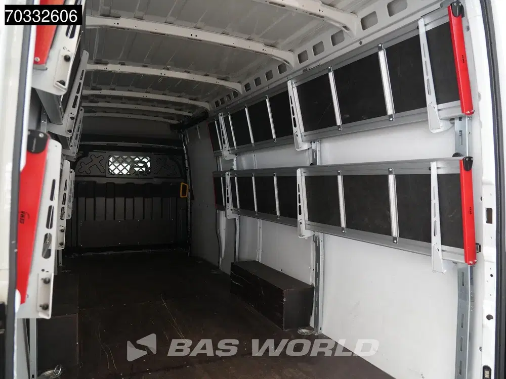 Iveco Daily Automaat L3H2 Airco Camera Parkeersensoren uit 2024, foto 10