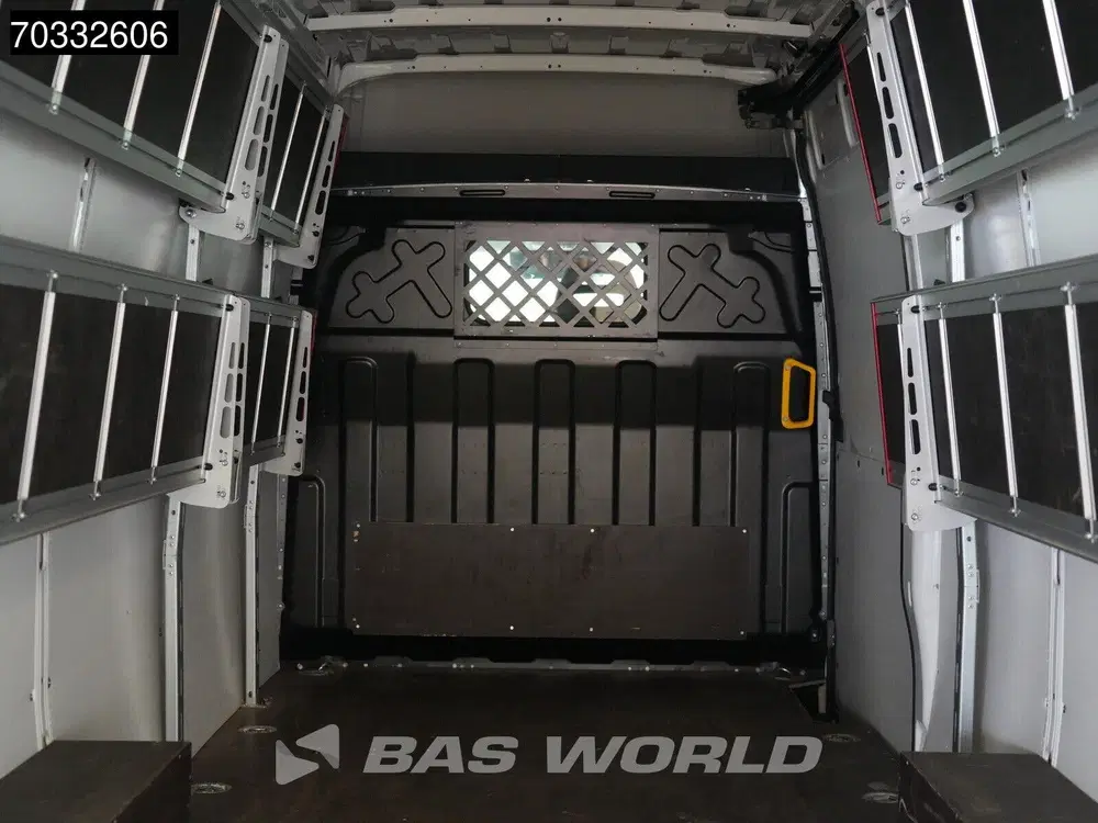 Iveco Daily Automaat L3H2 Airco Camera Parkeersensoren uit 2024, foto 8
