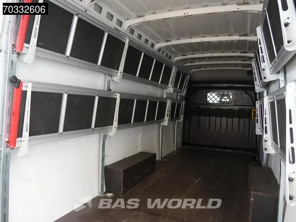 Iveco Daily Automaat L3H2 Airco Camera Parkeersensoren uit 2024, foto 9