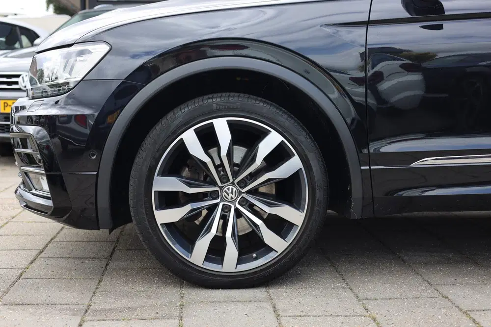 Volkswagen Tiguan 2.0 TSI 4MOTION uit 2019, foto 8