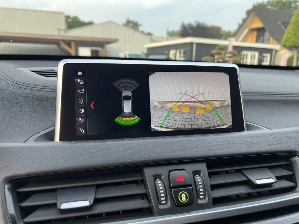 BMW X1 xDrive25i X-line uit 2019, foto 12