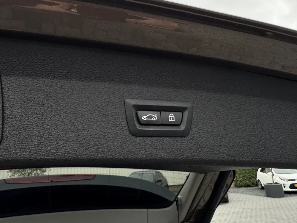 BMW X1 xDrive25i X-line uit 2019, foto 13