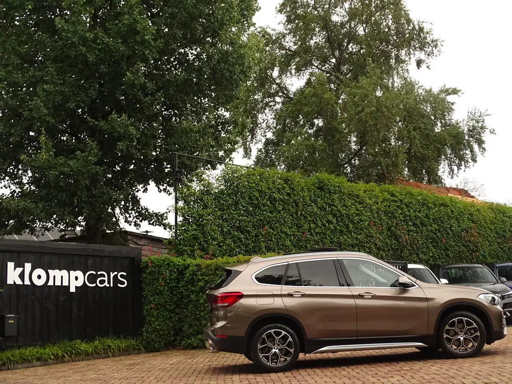 BMW X1 xDrive25i X-line uit 2019, foto 2