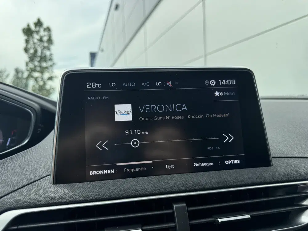 Peugeot 5008 1.6 PureTech GT-Line uit 2019, foto 15