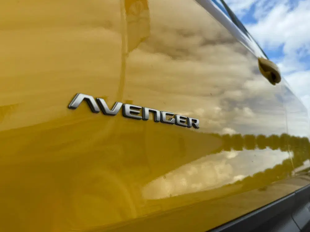 Jeep Avenger 1.2 e-Hybrid Summit uit 2025, foto 11