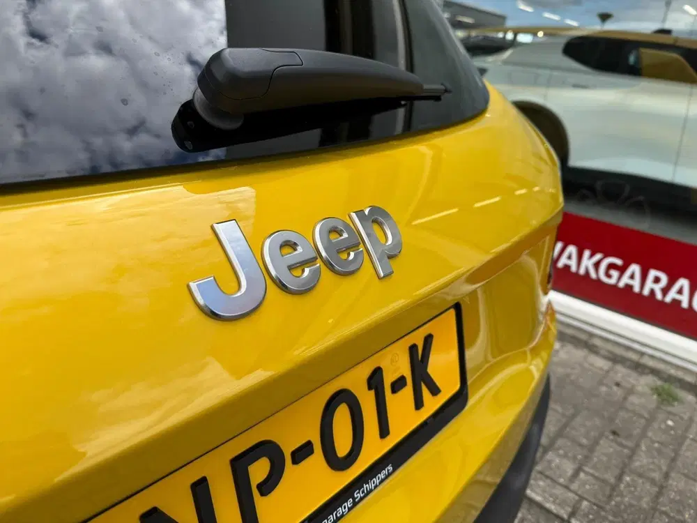 Jeep Avenger 1.2 e-Hybrid Summit uit 2025, foto 12