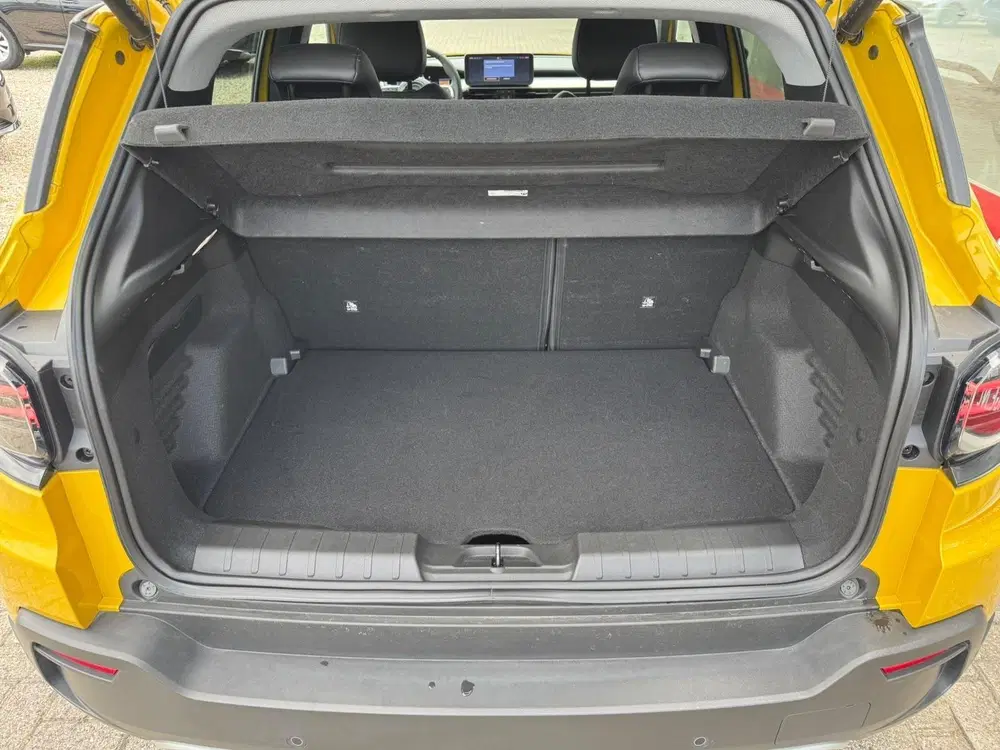 Jeep Avenger 1.2 e-Hybrid Summit uit 2025, foto 14