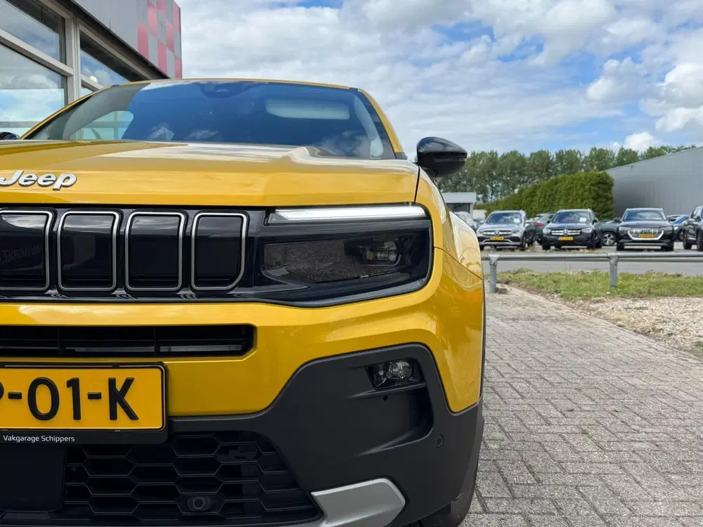 Jeep Avenger 1.2 e-Hybrid Summit uit 2025, foto 3