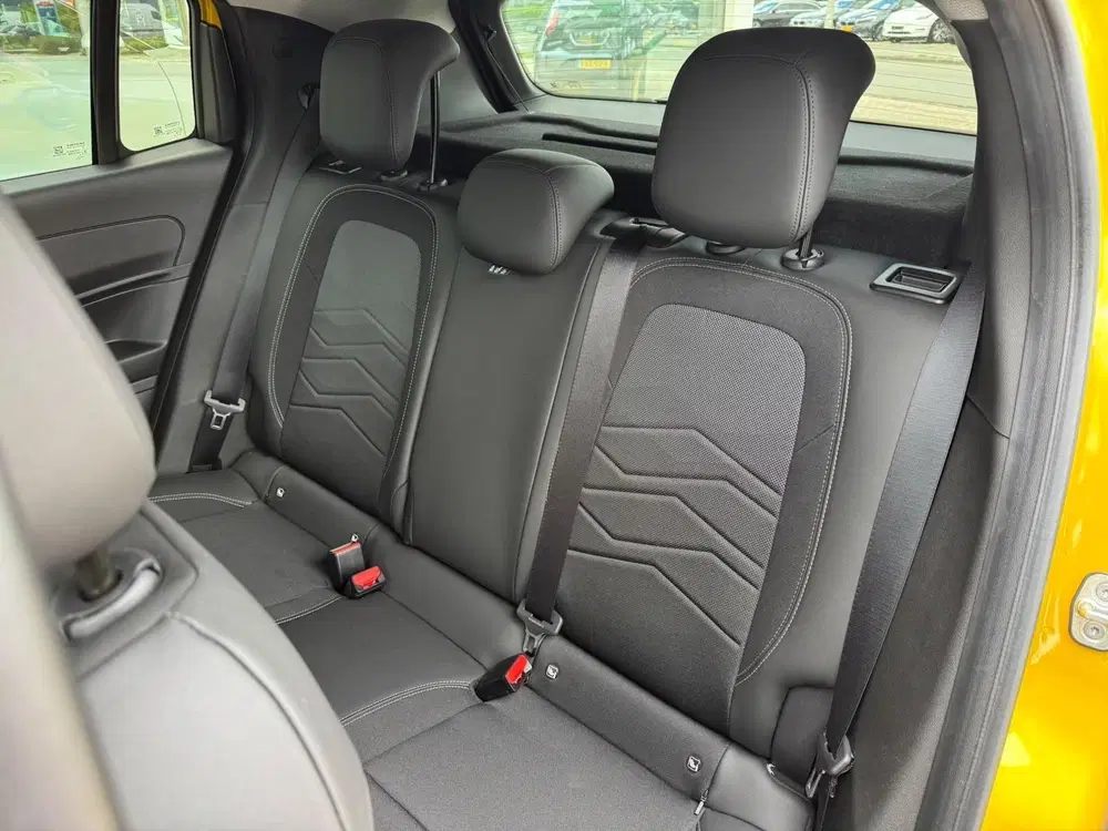 Jeep Avenger 1.2 e-Hybrid Summit uit 2025, foto 7
