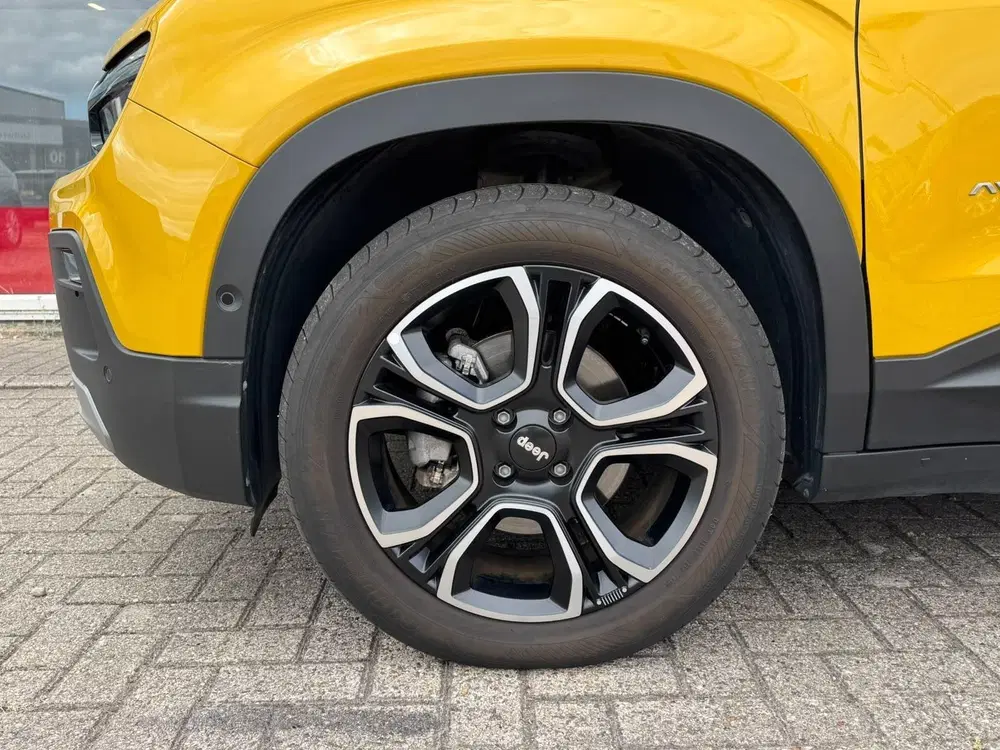 Jeep Avenger 1.2 e-Hybrid Summit uit 2025, foto 9