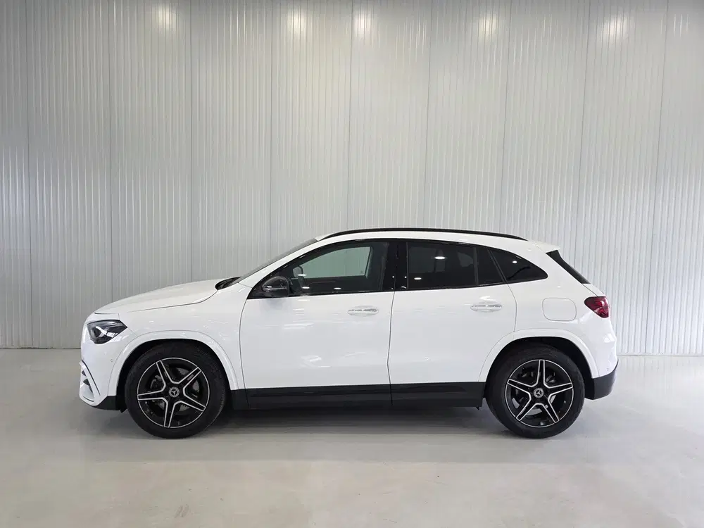 Mercedes-Benz GLA GLA 200 AMG Line uit 2024, foto 3