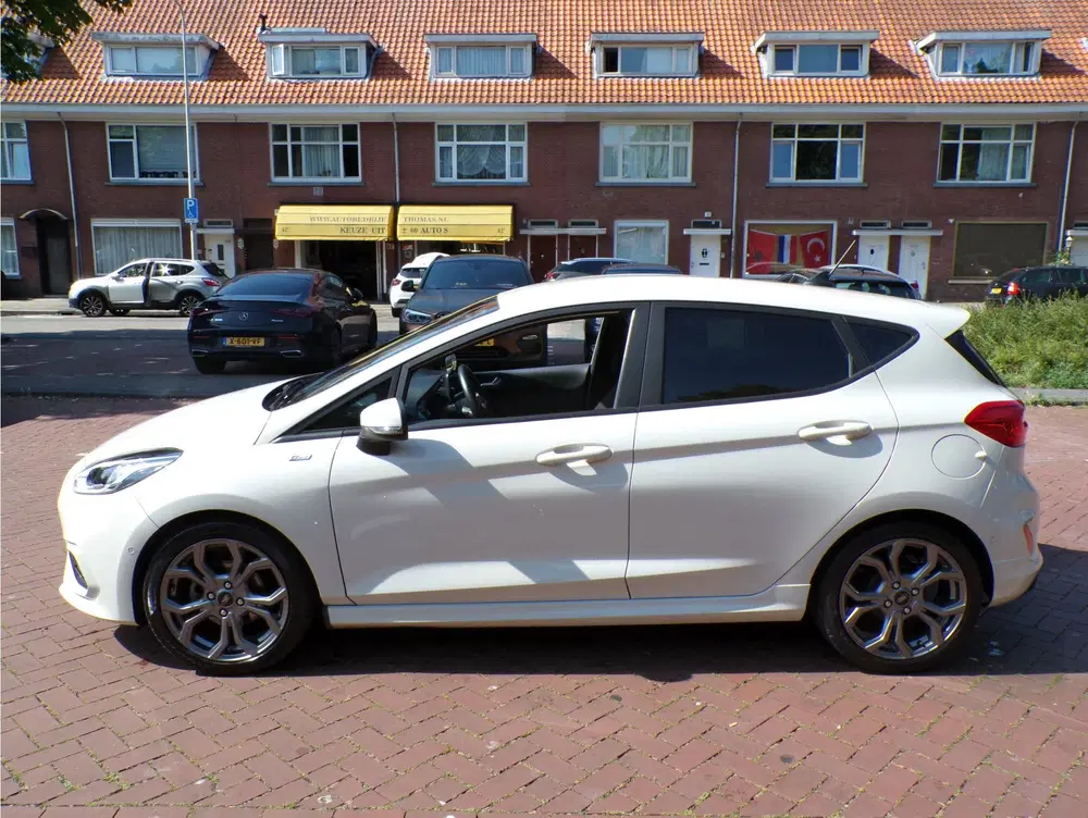 Ford Fiesta 1.0 EcoBoost Hybrid ST-Line X 124 PK DISTR uit 2021, foto 2