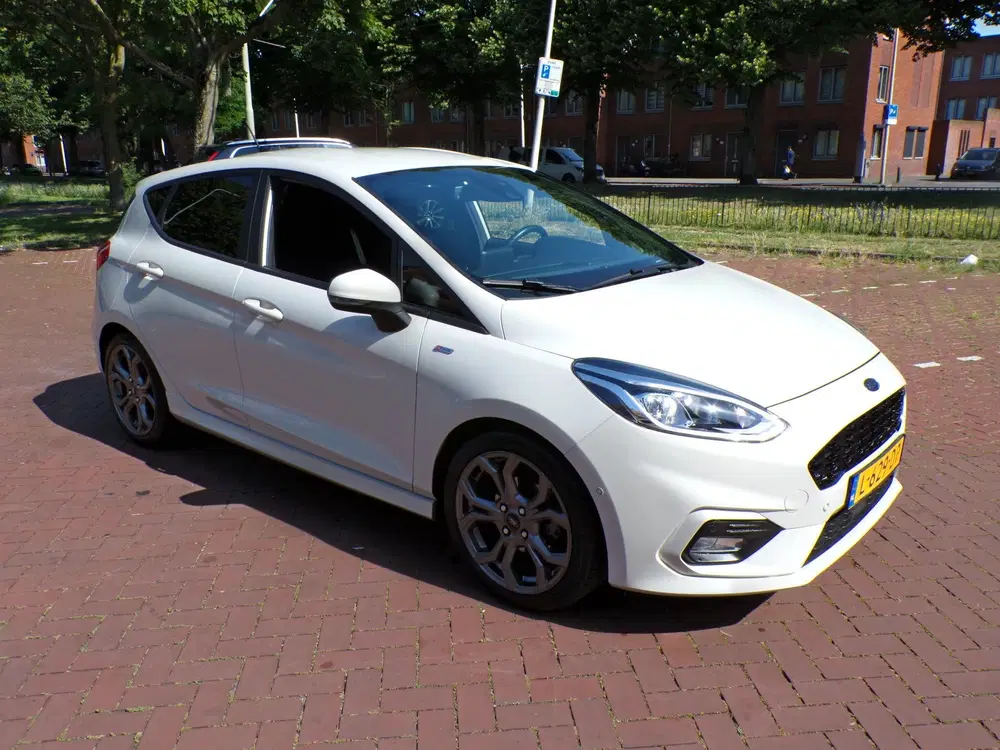 Ford Fiesta 1.0 EcoBoost Hybrid ST-Line X 124 PK DISTR uit 2021, foto 6