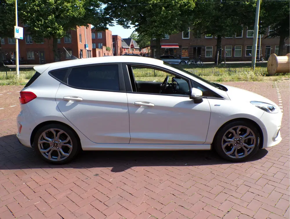 Ford Fiesta 1.0 EcoBoost Hybrid ST-Line X 124 PK DISTR uit 2021, foto 7