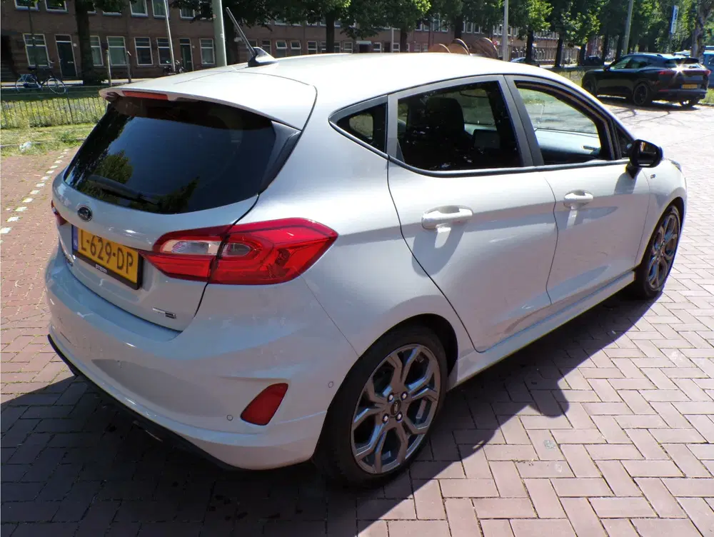Ford Fiesta 1.0 EcoBoost Hybrid ST-Line X 124 PK DISTR uit 2021, foto 8