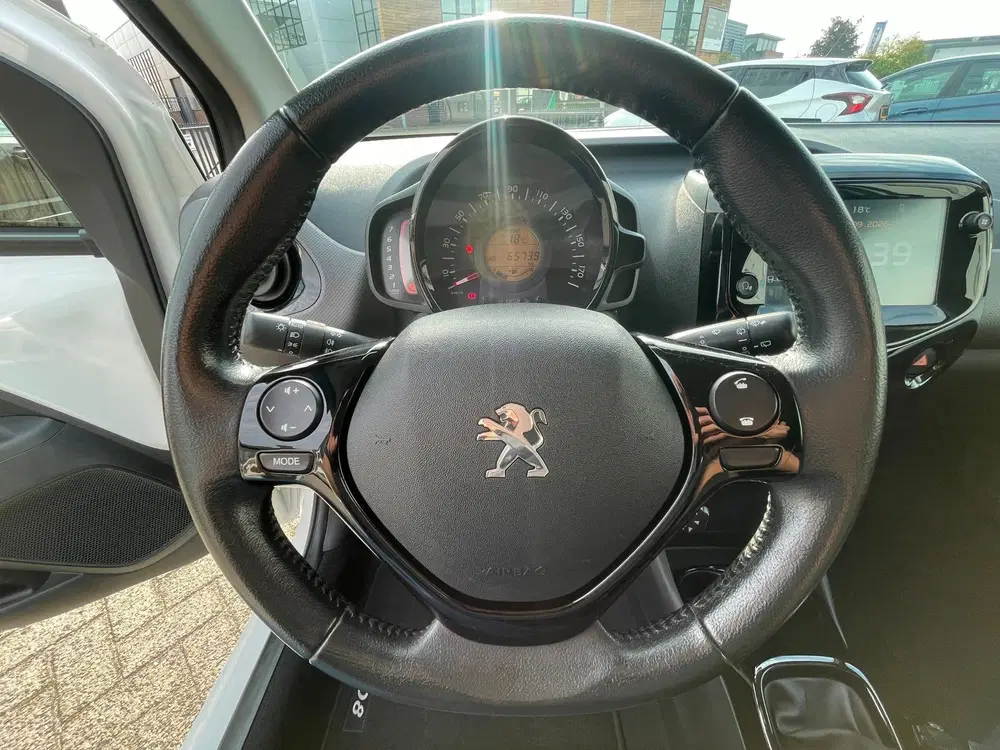 Peugeot 108 1.0 e-VTi Allure uit 2020, foto 9