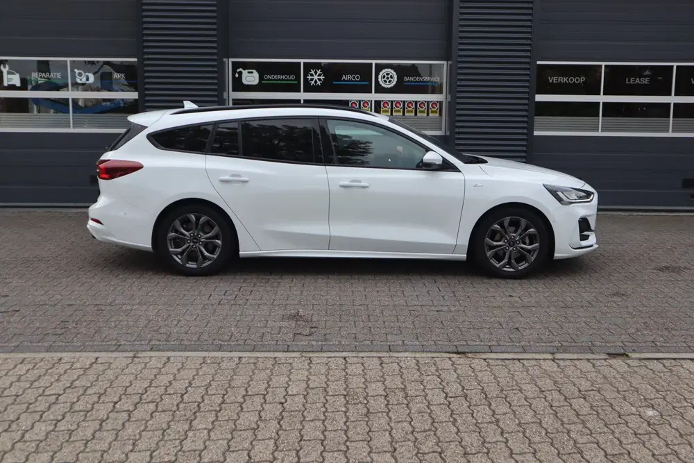 Ford Focus 1.0 EcoBoost Hybrid ST Line uit 2023, foto 4