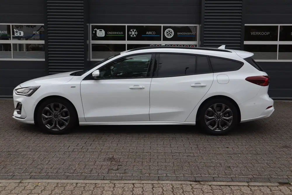 Ford Focus 1.0 EcoBoost Hybrid ST Line uit 2023, foto 8