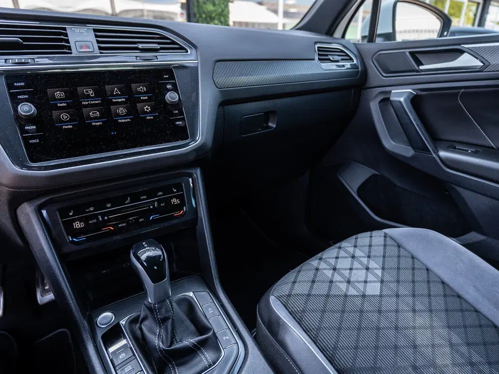 Volkswagen Tiguan 1.5 TSI 150PK DSG R-Line uit 2023, foto 2