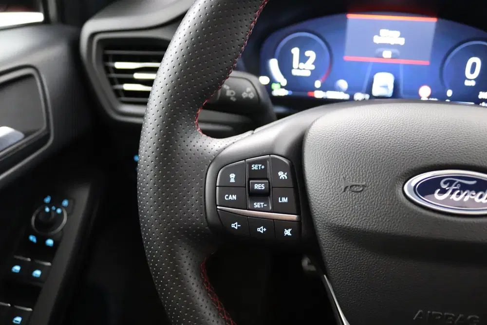 Ford Focus 1.0 EcoBoost Hybrid ST Line X Black Editio uit 2024, foto 14