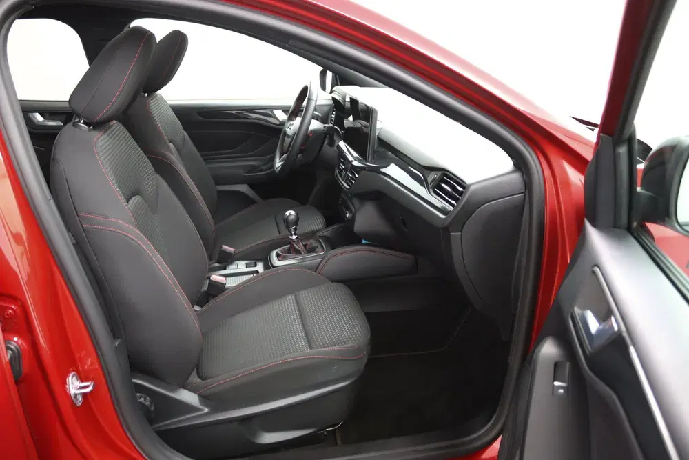 Ford Focus 1.0 EcoBoost Hybrid ST Line X Black Editio uit 2024, foto 7