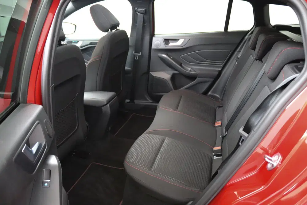 Ford Focus 1.0 EcoBoost Hybrid ST Line X Black Editio uit 2024, foto 9