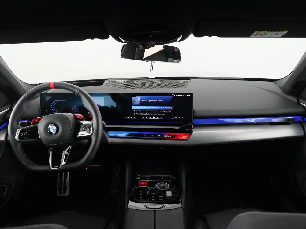 BMW M5 Touring SoH 100% uit 2025, foto 15