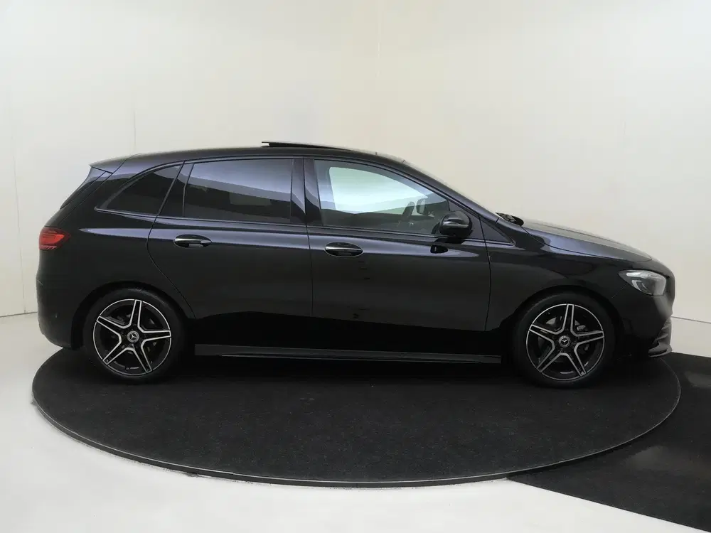 Mercedes-Benz B-Klasse 180 AMG Line Panoramadak uit 2024, foto 9