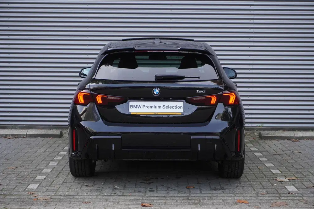 BMW 1-serie 5-deurs 120 M Sportpakket Pro uit 2025, foto 5