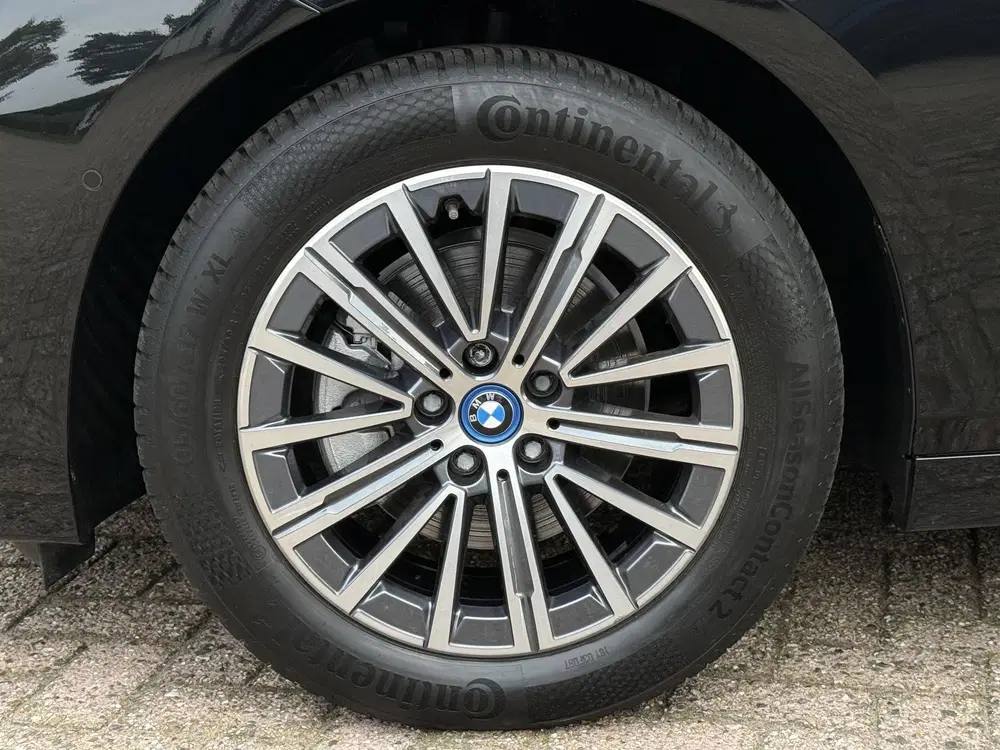 BMW 2-serie Active Tourer 225e xDrive Luxury Line uit 2022, foto 11