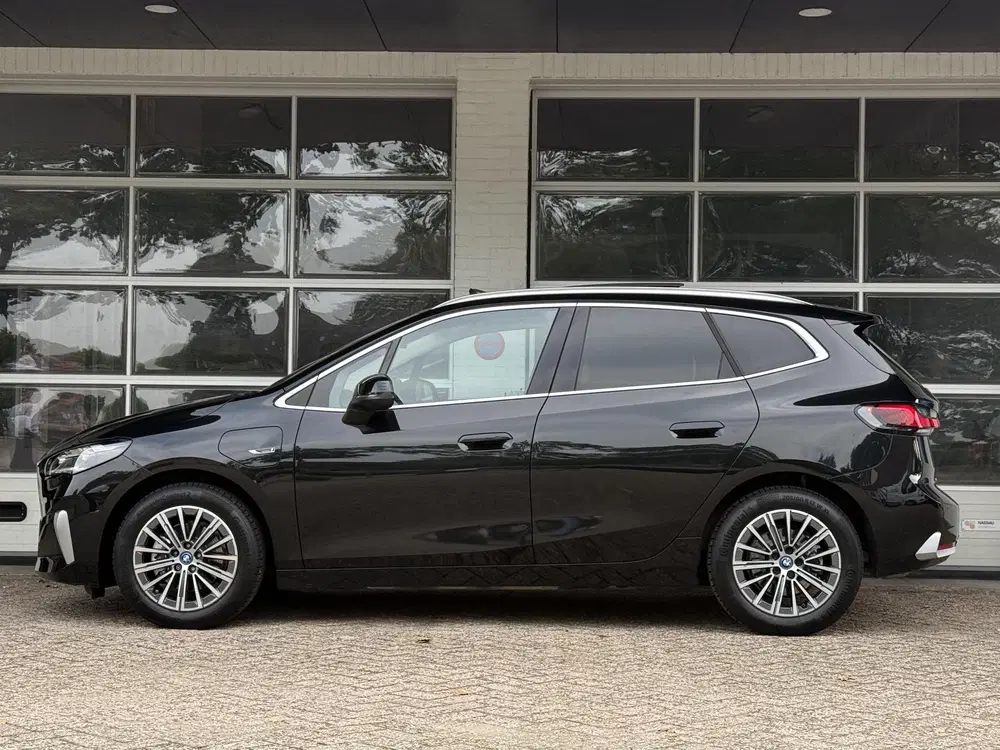 BMW 2-serie Active Tourer 225e xDrive Luxury Line uit 2022, foto 2