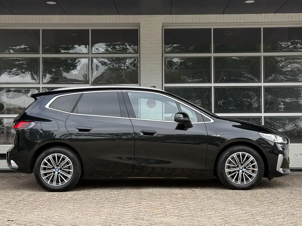 BMW 2-serie Active Tourer 225e xDrive Luxury Line uit 2022, foto 9