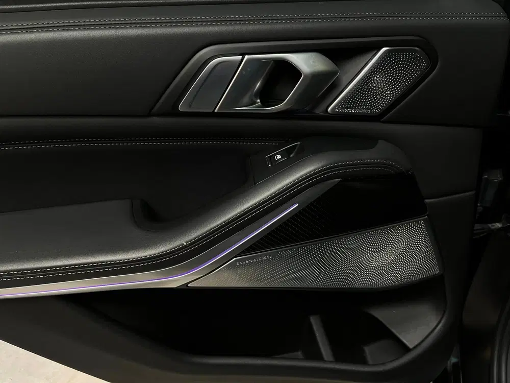 BMW X5 XDrive45e High Executive Carbon uit 2021, foto 15