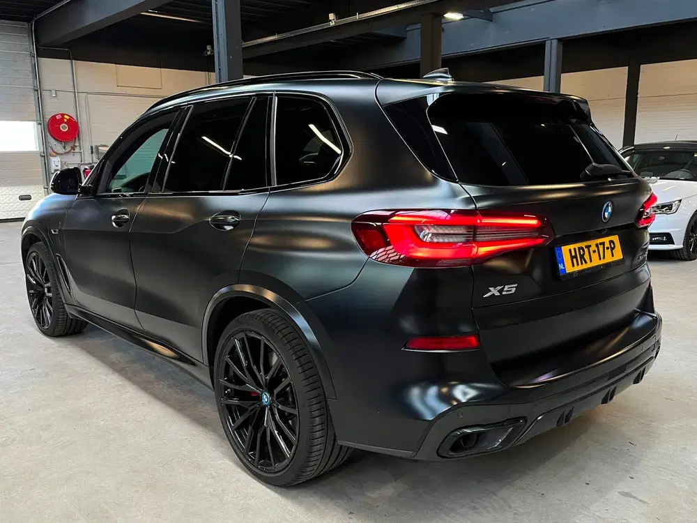 BMW X5 XDrive45e High Executive Carbon uit 2021, foto 3