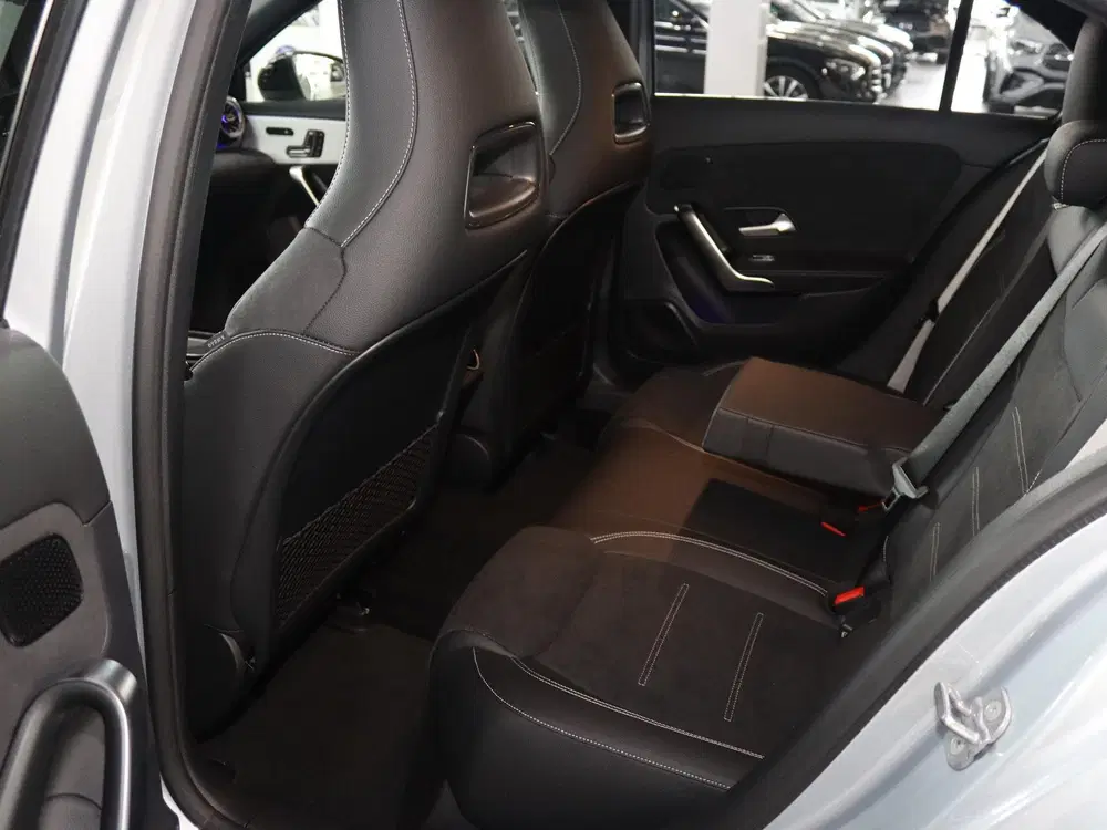 Mercedes-Benz A-Klasse 180 Business Solution AMG uit 2025, foto 12