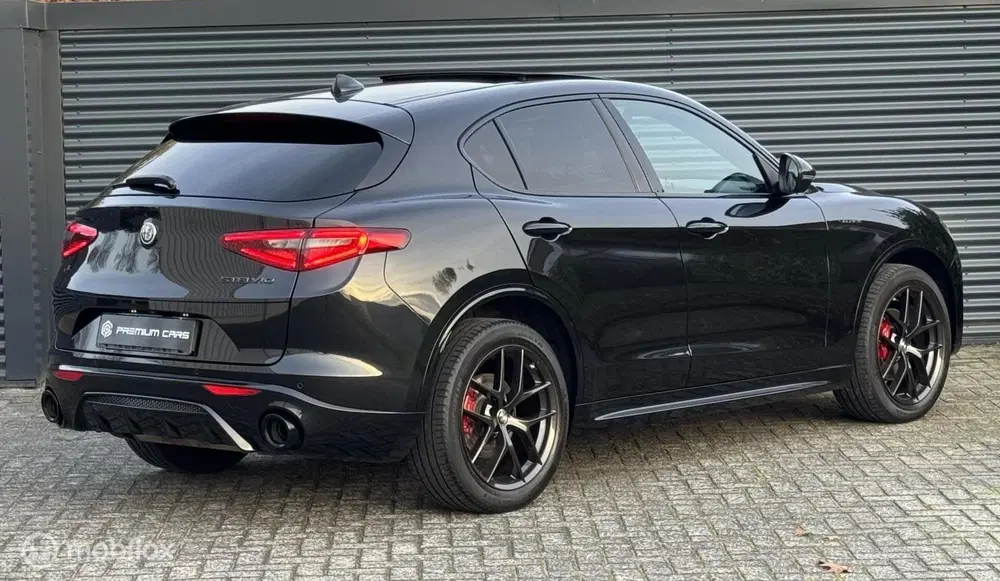 Alfa Romeo Stelvio 2.0 T AWD Veloce Pano Keyless H uit 2021, foto 8