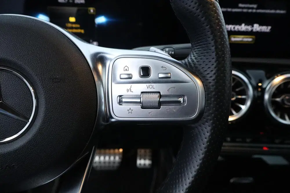 Mercedes-Benz A-Klasse Mercedes A-klasse 180 AMG Line Night Editi uit 2022, foto 12