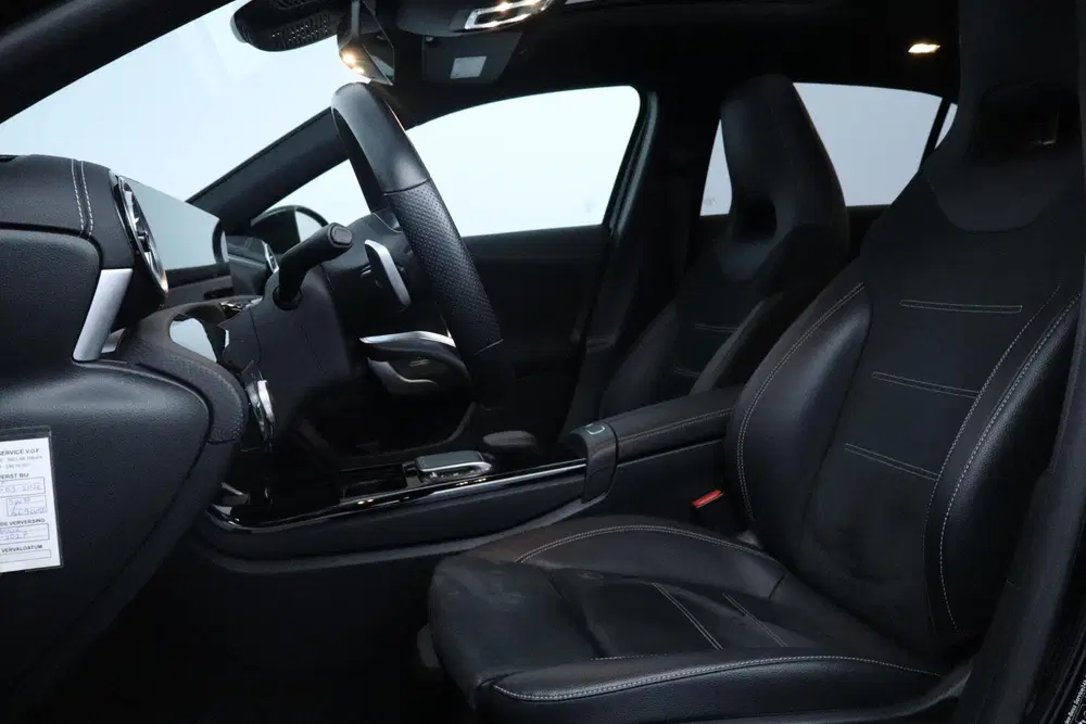 Mercedes-Benz A-Klasse Mercedes A-klasse 180 AMG Line Night Editi uit 2022, foto 8