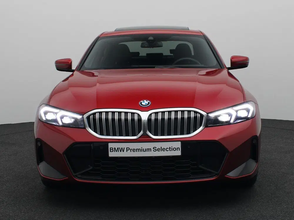 BMW 3-serie Sedan 330e M Sportpakket uit 2026, foto 3