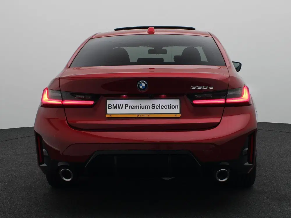 BMW 3-serie Sedan 330e M Sportpakket uit 2026, foto 5