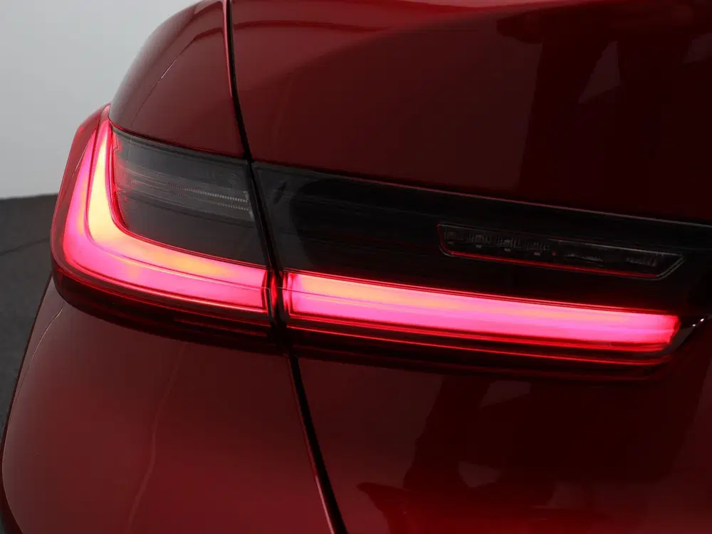 BMW 3-serie Sedan 330e M Sportpakket uit 2026, foto 9