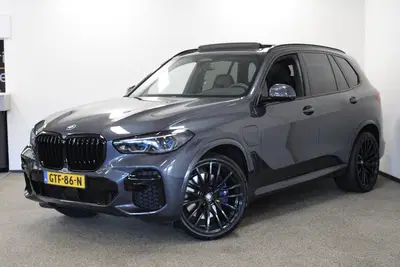 BMW X5 xDrive45e M-sport Soft-close uit 2021