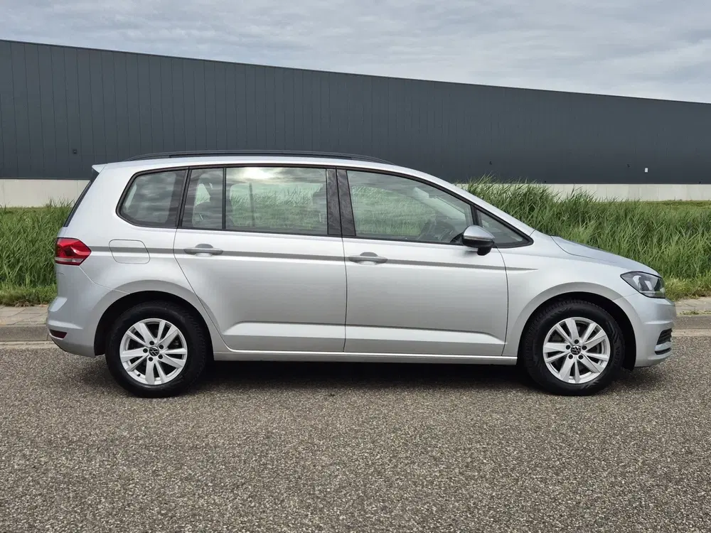 Volkswagen Touran 1.5 TSI Comfortline 7 persoons uitvoering uit 2021, foto 2
