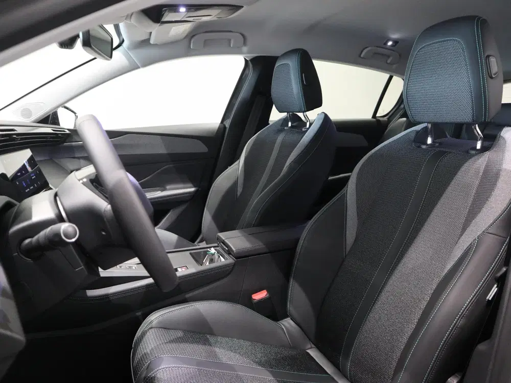 Peugeot 308 Allure 54 kWh CAMERA uit 2025, foto 5
