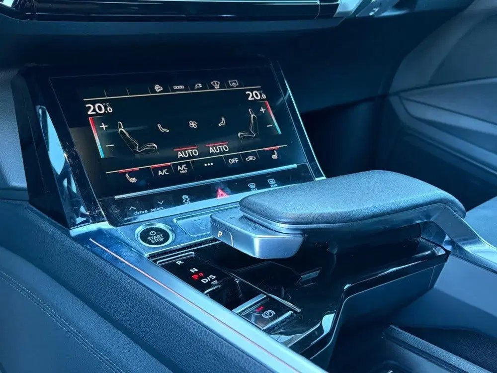 Audi e-tron 55 QUATTRO S-LINE uit 2022, foto 9
