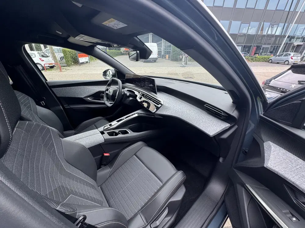 Peugeot 5008 Hybrid 136 Allure l 360 Vision l Drive Ass uit 2025, foto 15