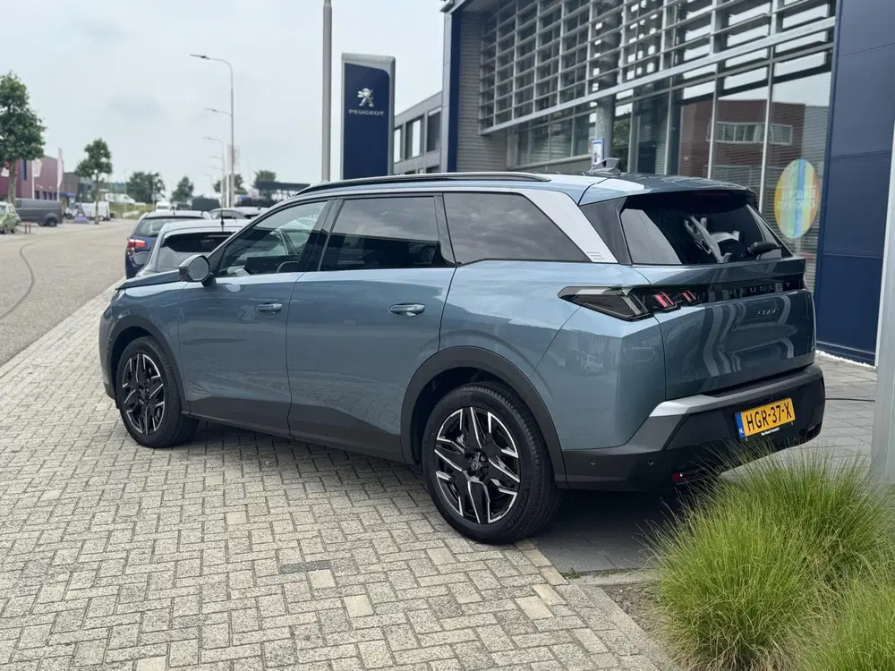 Peugeot 5008 Hybrid 136 Allure l 360 Vision l Drive Ass uit 2025, foto 3