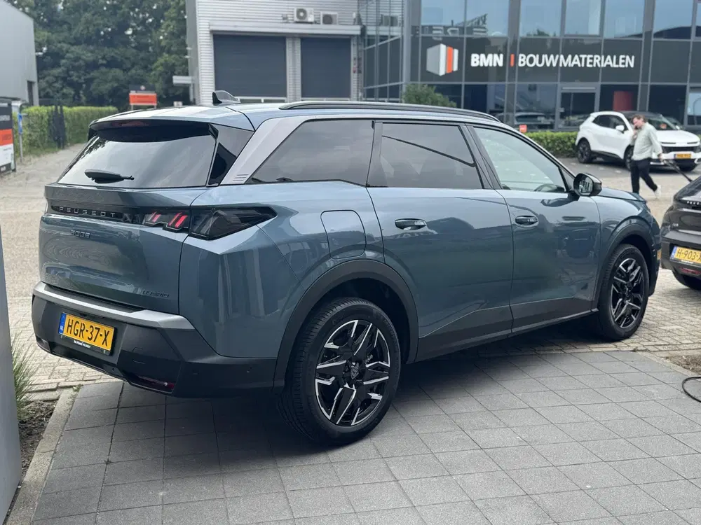 Peugeot 5008 Hybrid 136 Allure l 360 Vision l Drive Ass uit 2025, foto 4